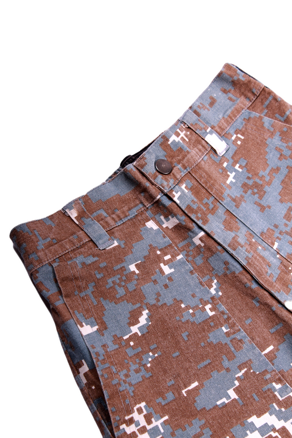 PIXEL CAMO CROPPED PANTS